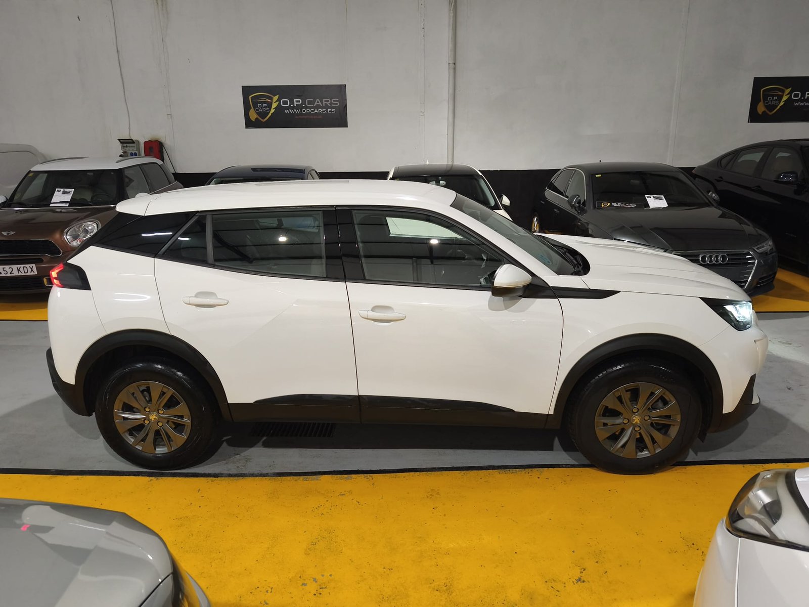 PEUGEOT 2008