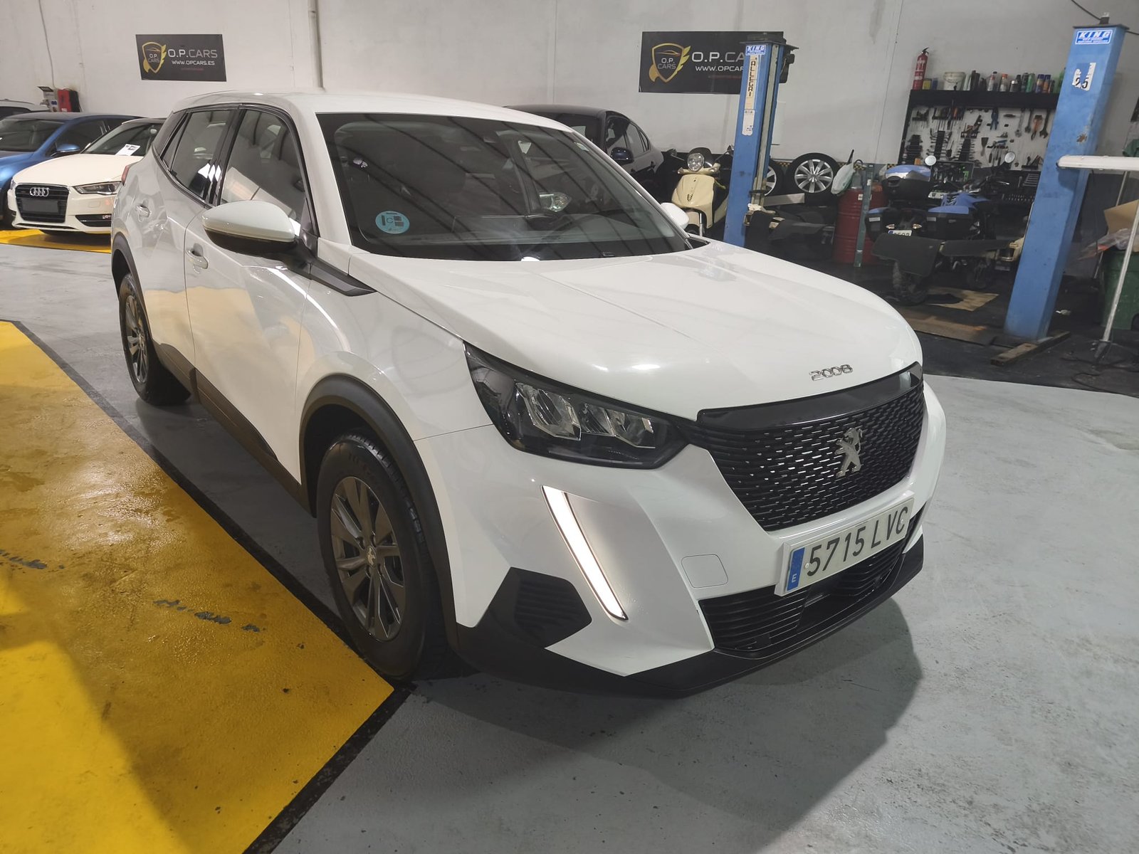 PEUGEOT 2008